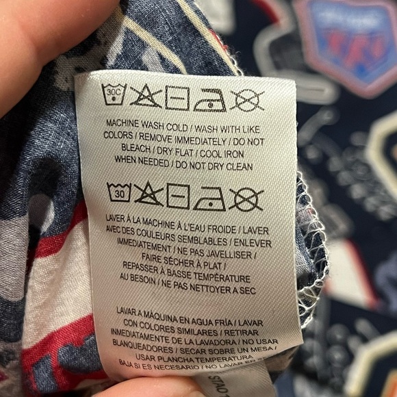 Men's FOCO Royal New York Giants Thematic Button-Up Shirt - Picture 10 of 10